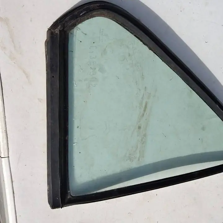 Vidrios traseros triangular del Renault 18 $$$40000 x unidad!