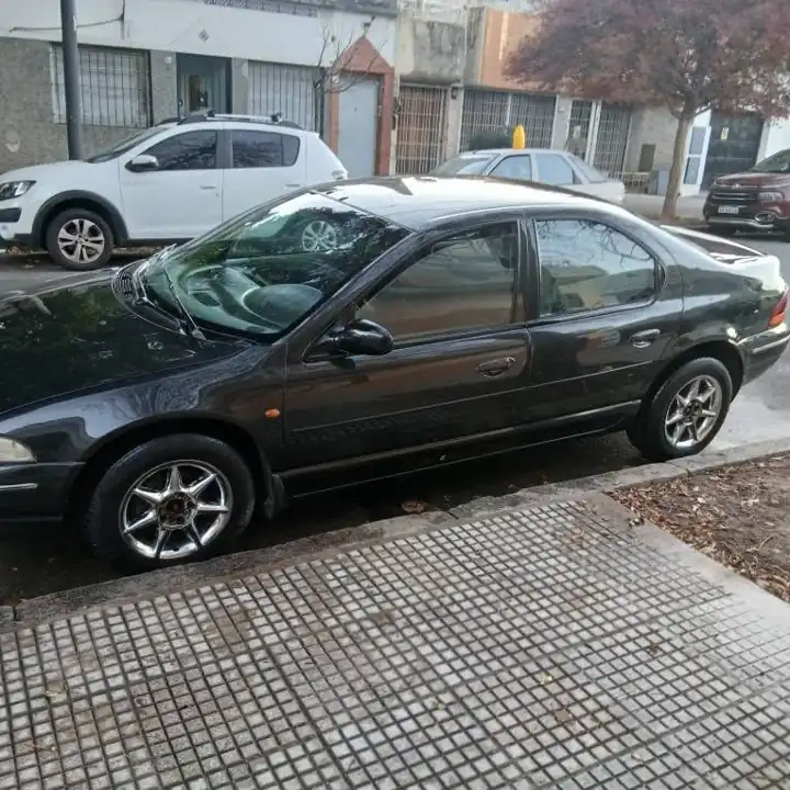 Remato chrysler stratus modelo 2000 todos los papeles al dia perfecto estado precio 1.450.000