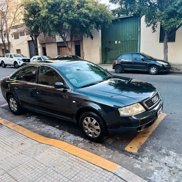 Remato Audi A6 modelo 1999 motor V6 2.4 nafta al dia listo para transferir precio 4.500.000