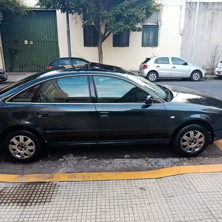 Remato Audi A6 modelo 1999 motor V6 2.4 nafta al dia listo para transferir precio 4.500.000