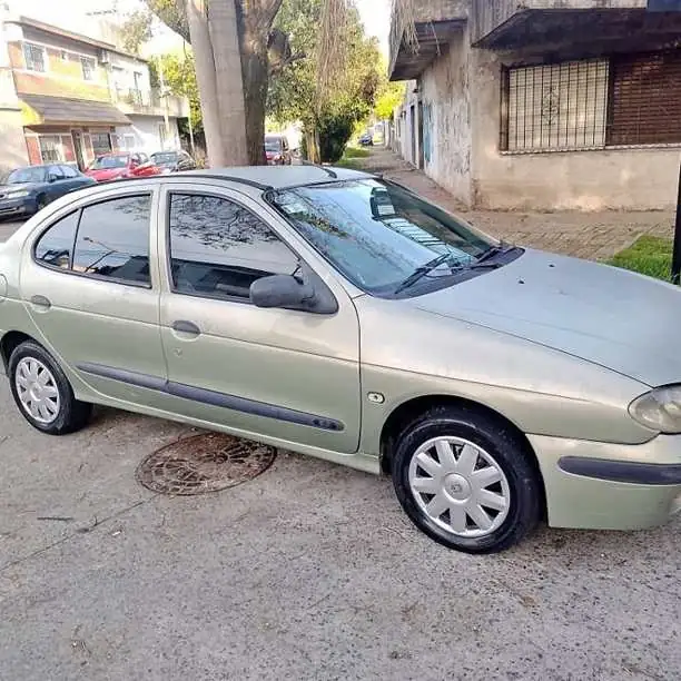 Vendo Renault megane 2005 1.6 equipo de GNC motor 10 puntos liquido $ 2600.000 precio final enpesos