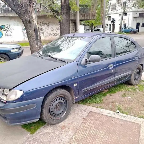 Liquido Renault megane 2000 full equipo de GNC $ y titulo cédula GNC