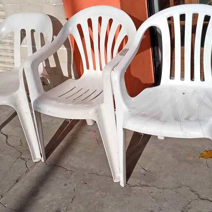 Sillas plásticas