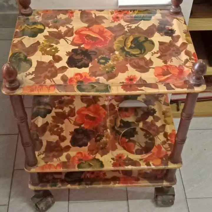 Mesita con rueditas