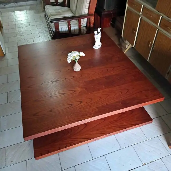 Mesa ratona de 140 x 125 y 43 de alto