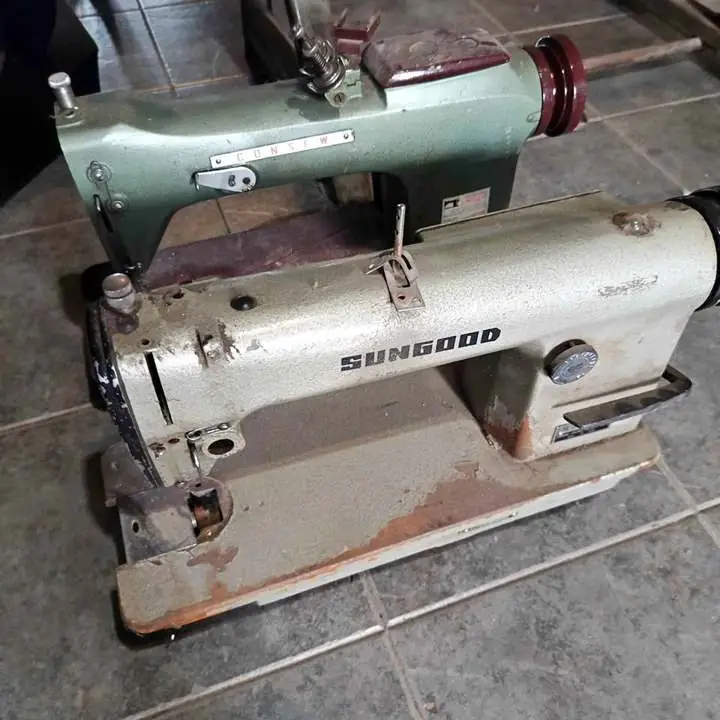 Cabezal de maquina de coser industrial para repuestos o reparar ( le faltan componentes)