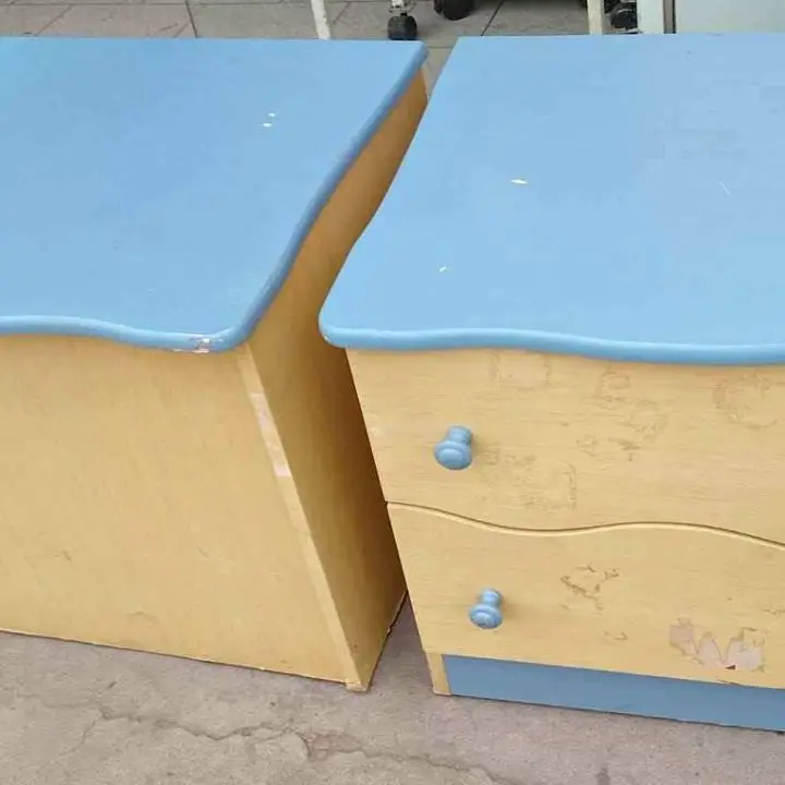 Mesa de luz infantil más cajonera