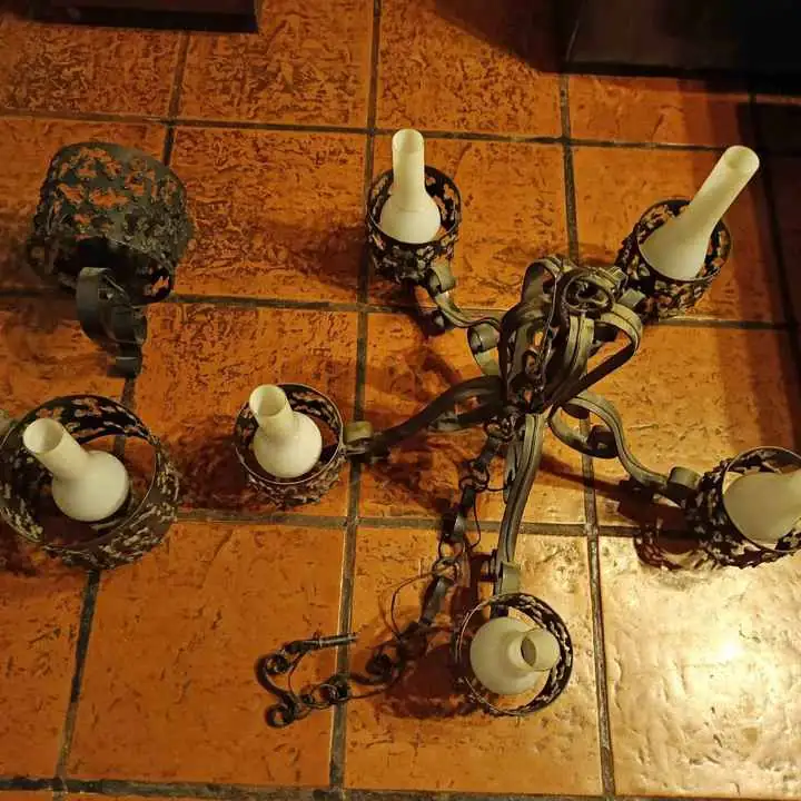 Araña colgante con 2 lámparas de pared