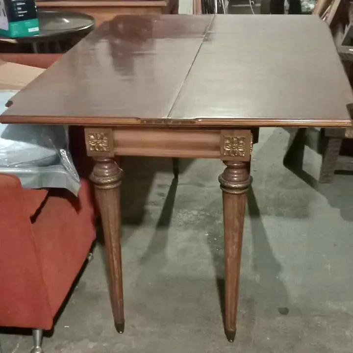 Mesa plegable de estilo