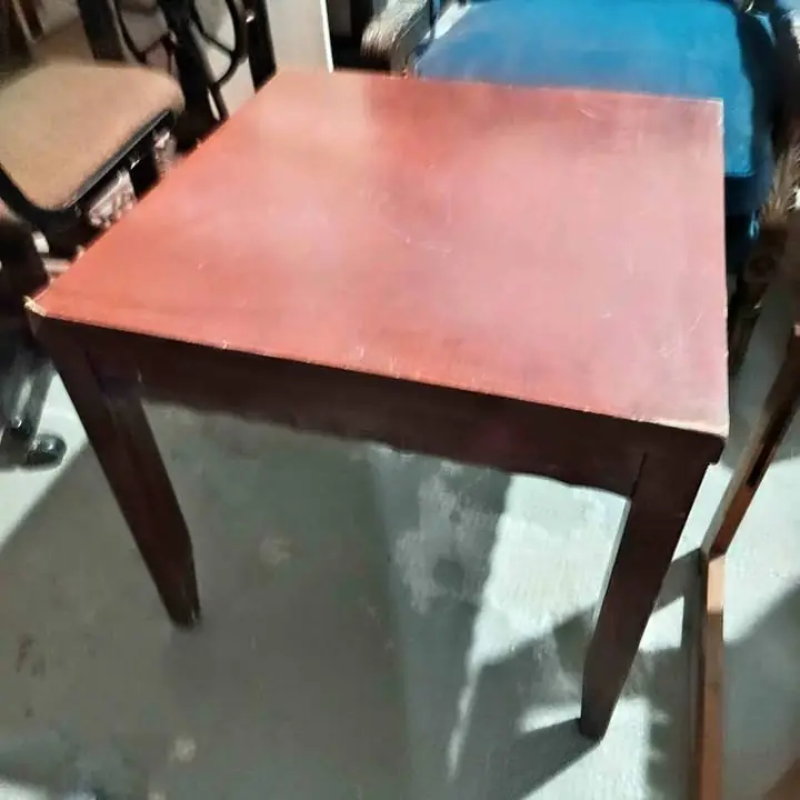Mesita de madera