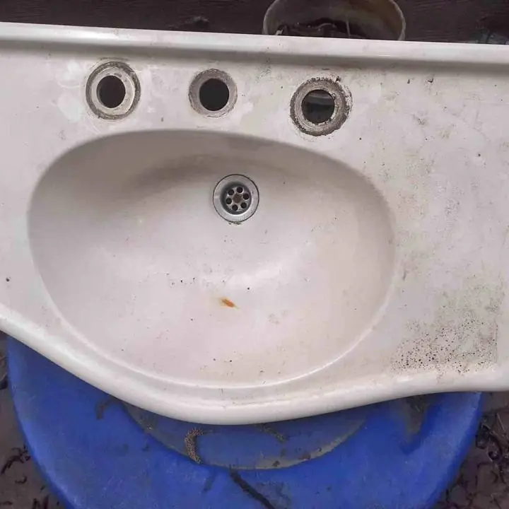 Vendo pileta de baño 50 mil imperdible enviar wassap