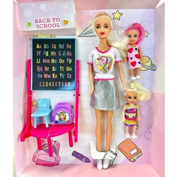 Muñeca tiny maestra