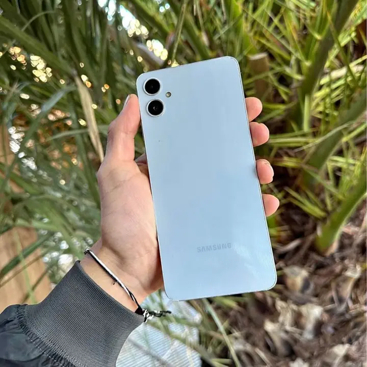 Samsung a05, TCL, Motorola