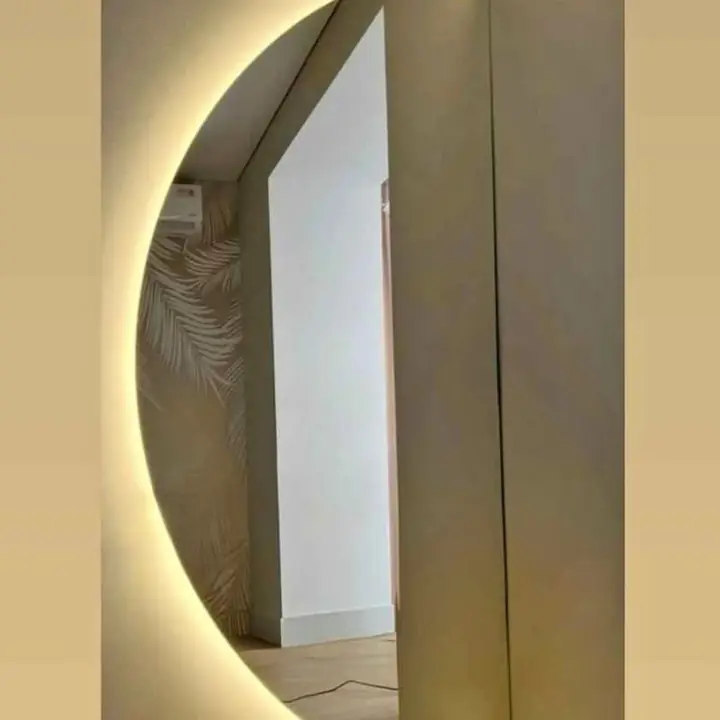 Espejo media luna LED