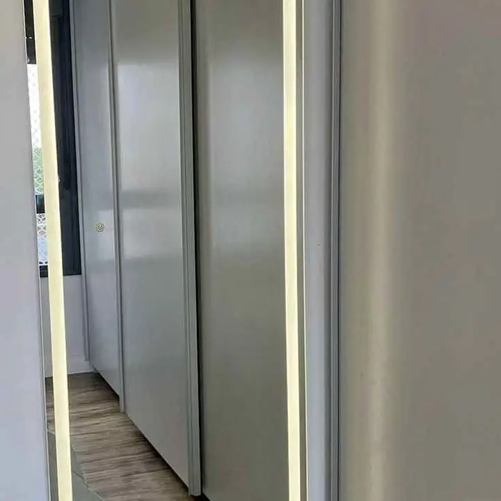 Espejo vestidor recto luz LED esmerilado, estilo moderno facil de usar