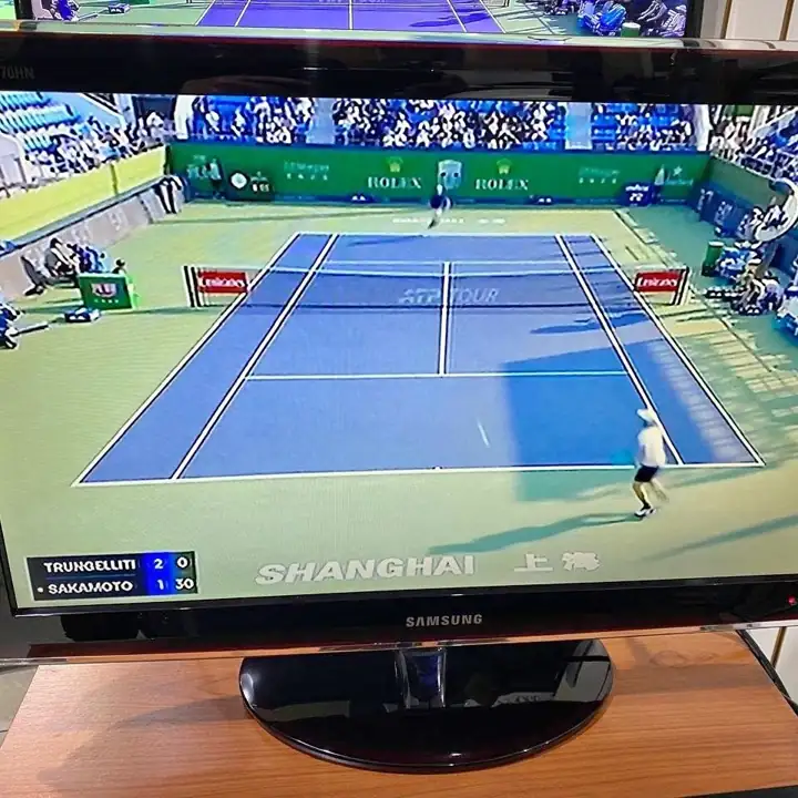 TV 24" Samsung con control