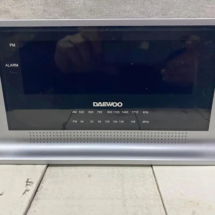 Radio reloj digital con numeros grandes