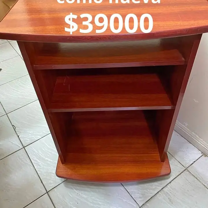 Masa con ruedas como nueva