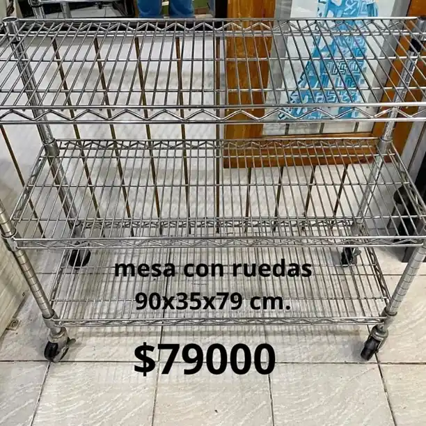 Mesa con ruedas 90X35X79 muy buen estado