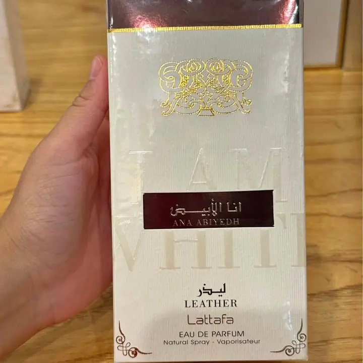 Ana abiyedh leather de Lattafa