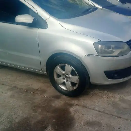 Vendo 2 autos Fiat siena. 2.012 gas y fox 2005 natta