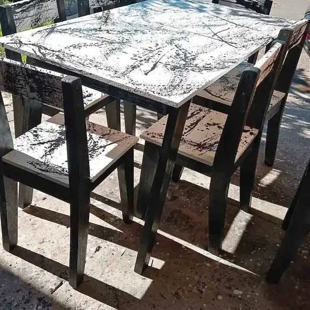 Mesa y silla