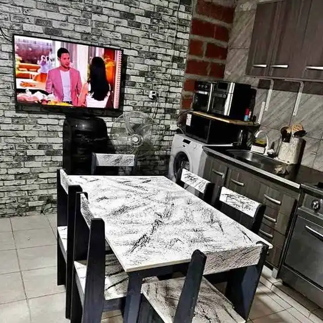 Juegos de comedor de pino macizo, realizamos envíos a domicilio. Abonas todo al recibir Contam