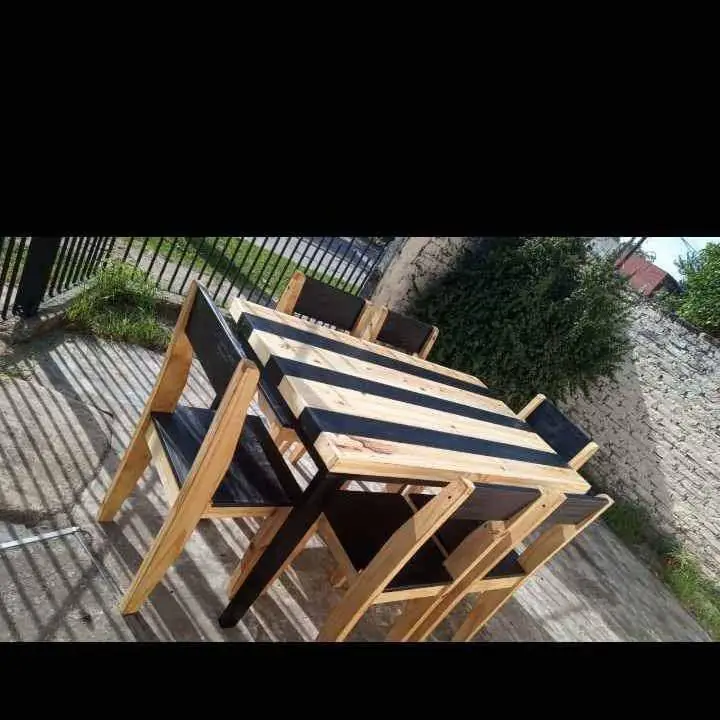 Somos fabricantes de mesa y silla de pino hacemos envios abonas al recibir