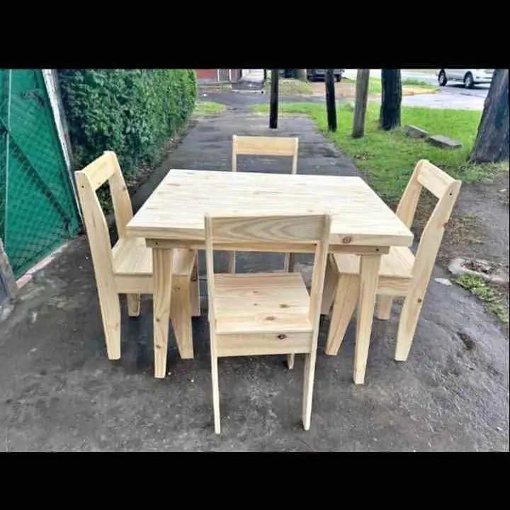 Somos fabricantes de mesa y silla de pino hacemos envios abonas al recibir