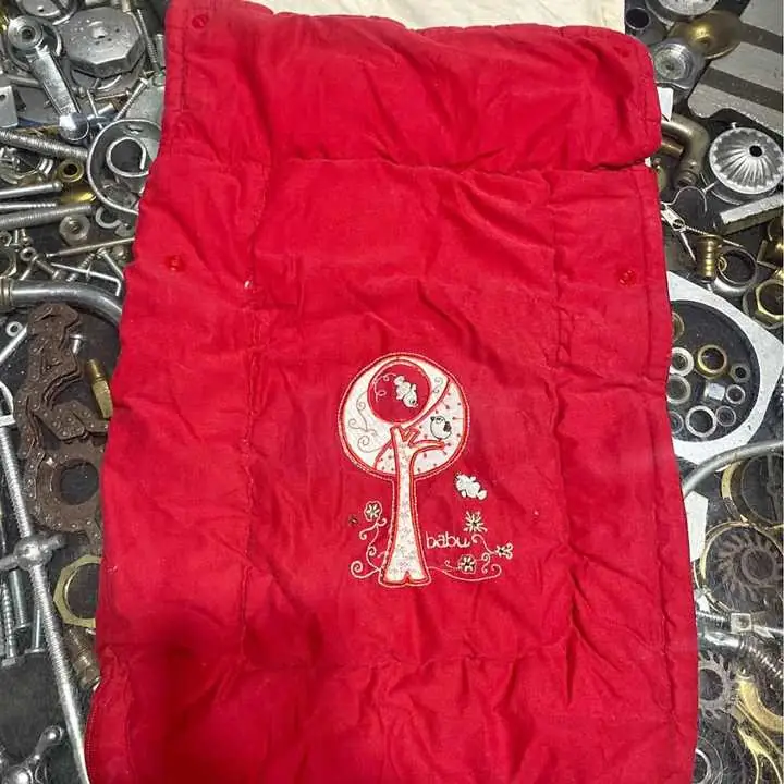 Porta bebe con cierre acolchado abrigado