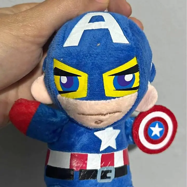 Llavero de peluche capitan america