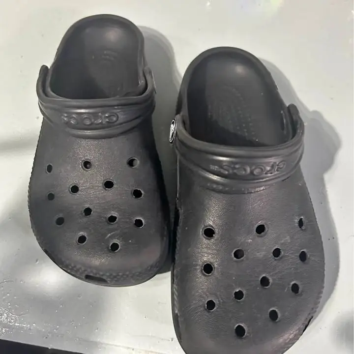 Crocs negras nene talle 30