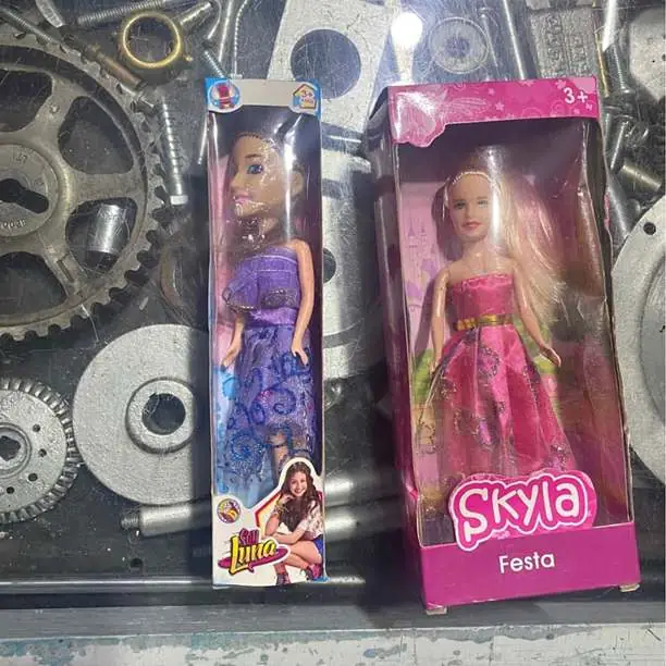Muñequitas en caja x2