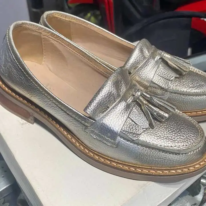 Mocasines plateados mujer talle 36