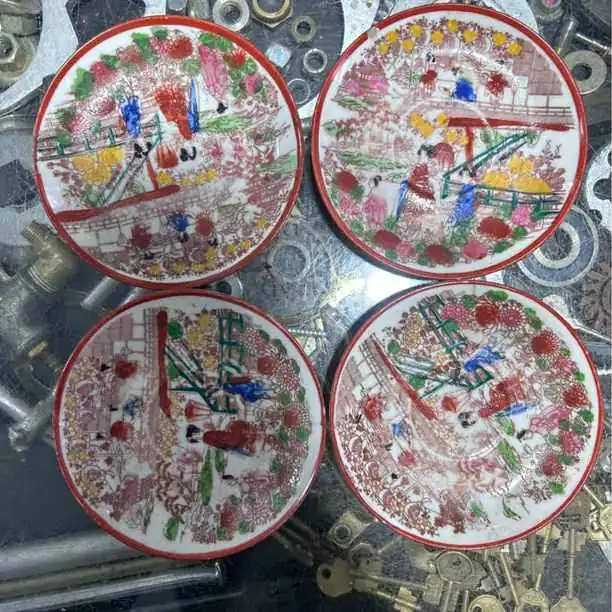 Juego de 4 platitos de porcelana japoneses