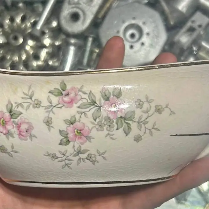 Salsera de porcelana antigua