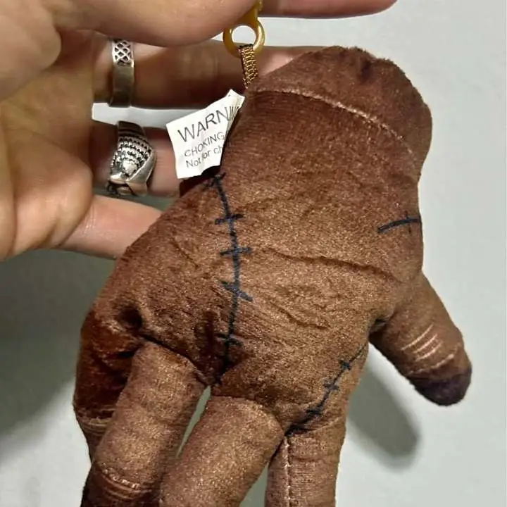 Llavero de peluche dedos de merlina