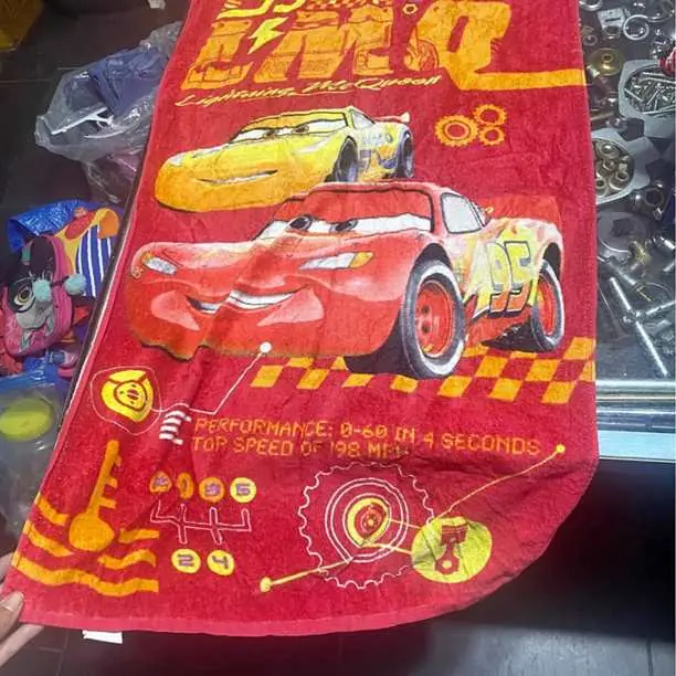 Toallon piñata cars