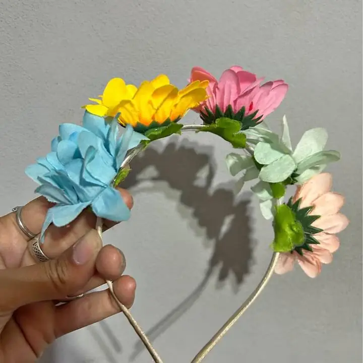 Vincha de flores primaveral