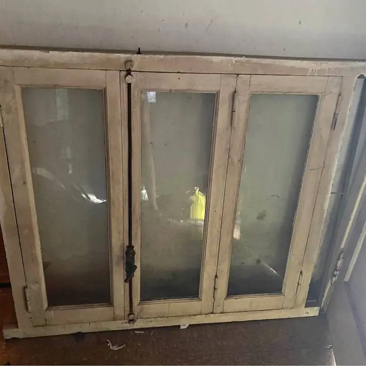 Ventana 1.20 madera con marco y persianas de metal incluidas