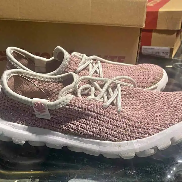 Zapatillas kioshi talle 34 nena