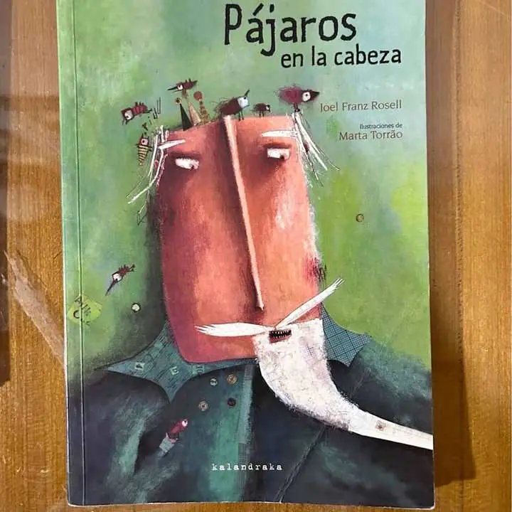Libro pajaros en la cabeza