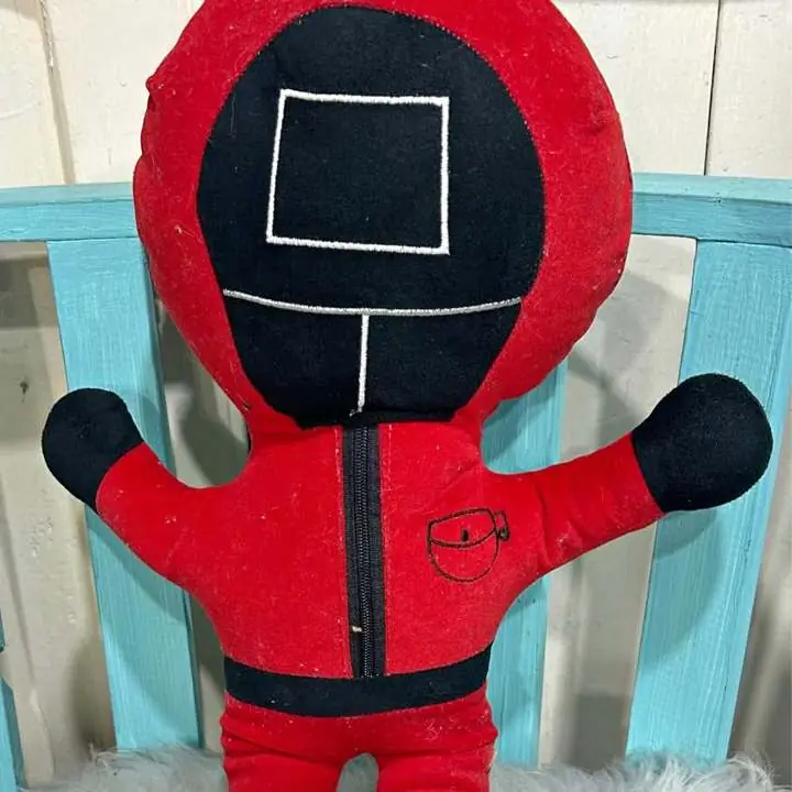 Peluche el juego del calamar