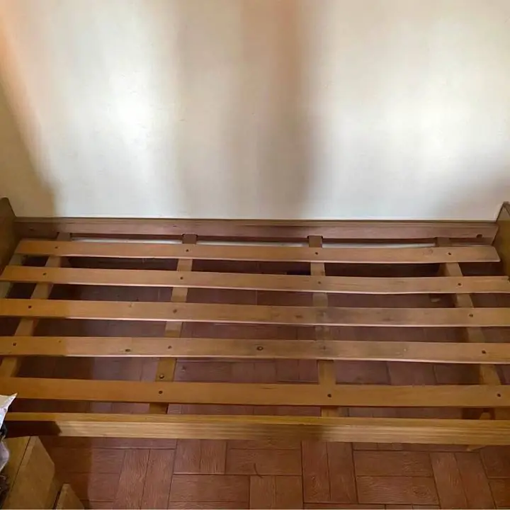 Cama de 1 plaza super fuerte antigua