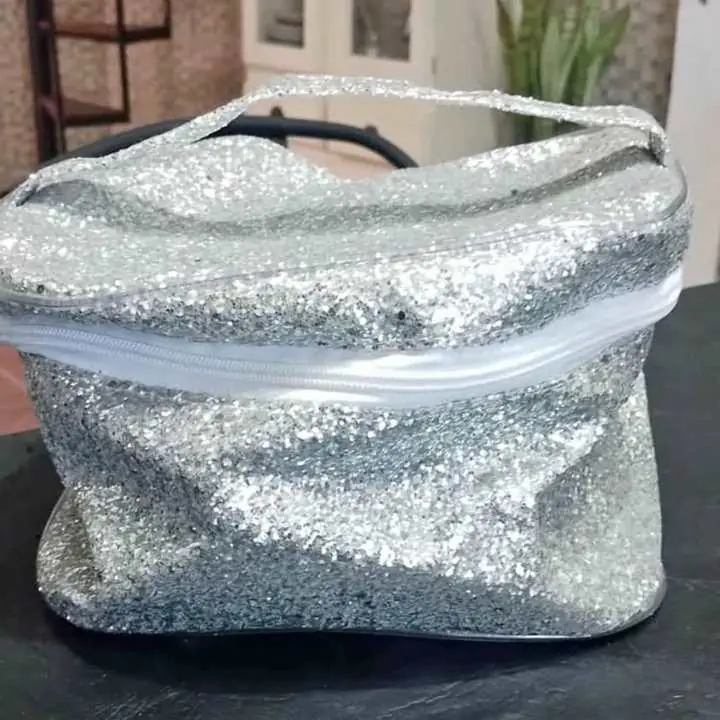 Necesere con glitter grandecito