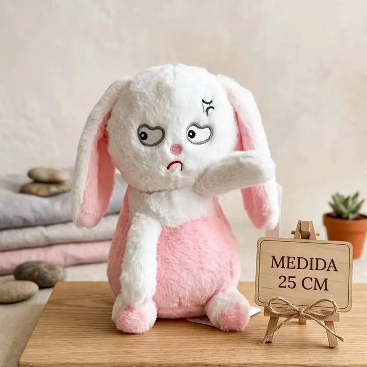 Peluche conejita enojada