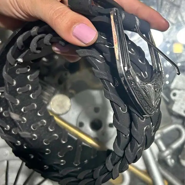 Cinturon gamuzado negro