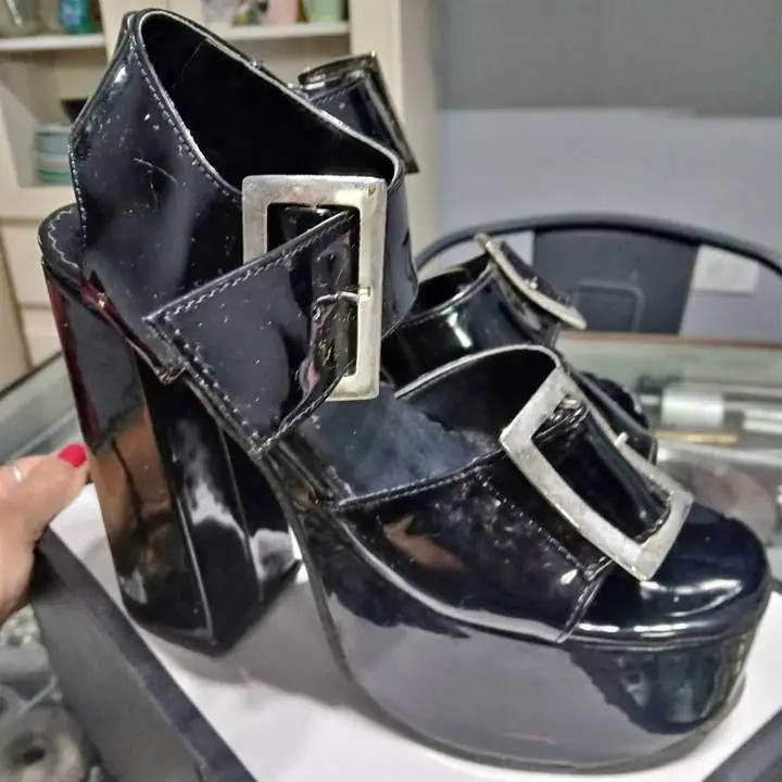 Zapatos altos charol talle 36