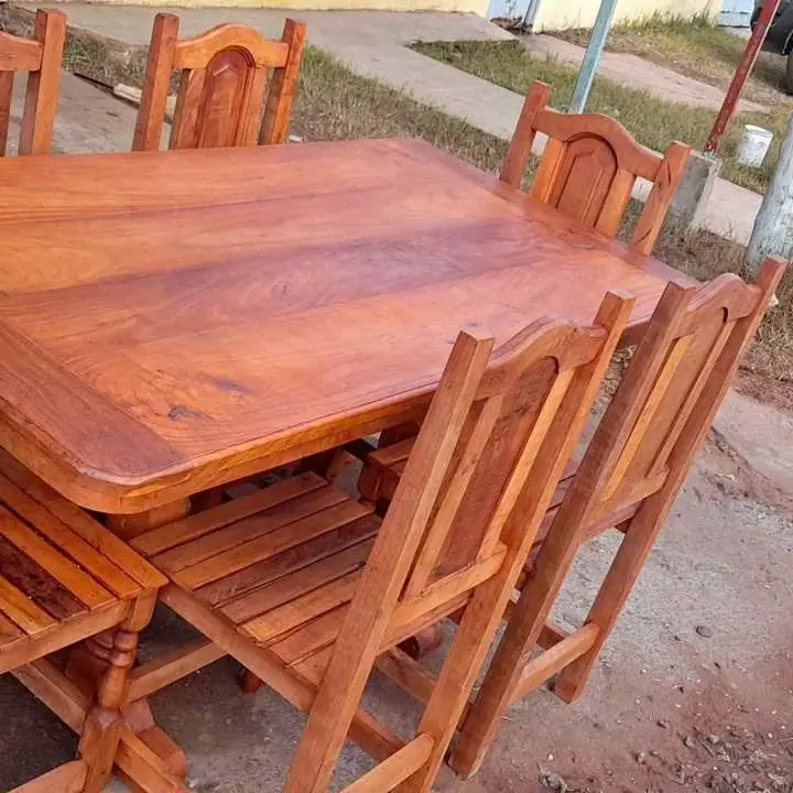 Somos fabricantes de muebles de algarrobo maziso