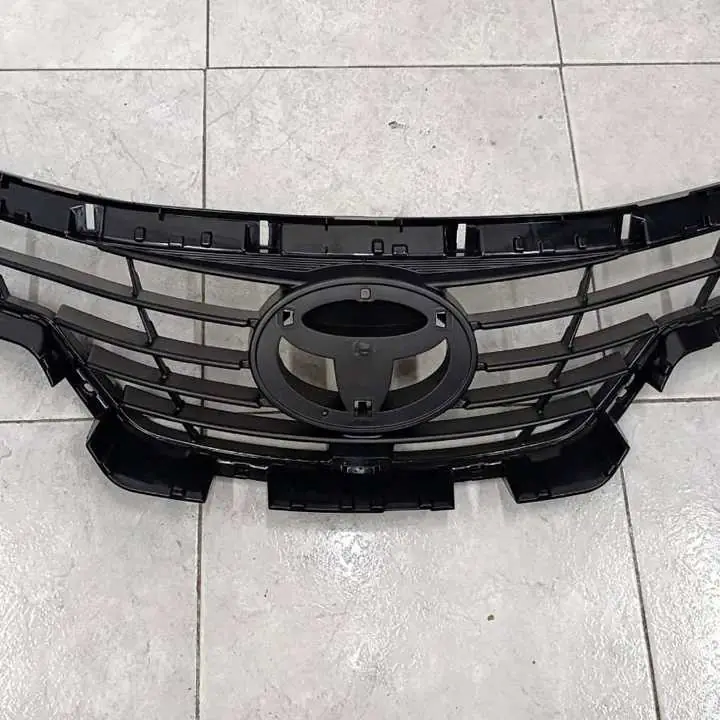 Parrilla etios 17/ C/patas rotas